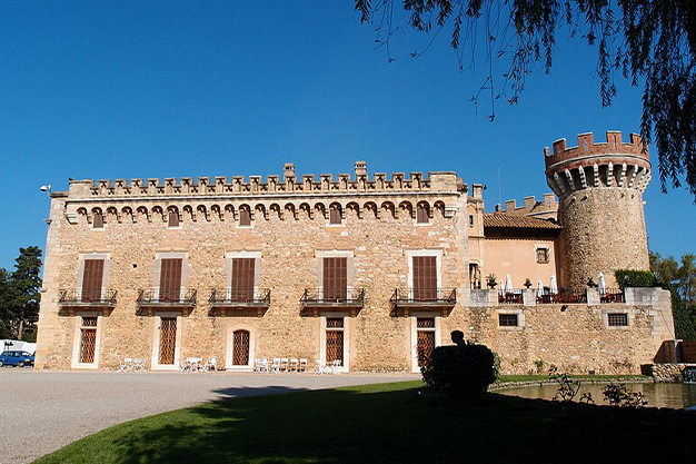 Castilo Perellada castle back